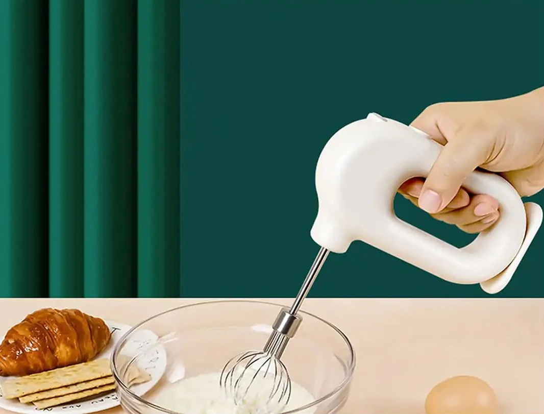 Vezeték nélküli akkumulátoros kézi mixer fehér színben